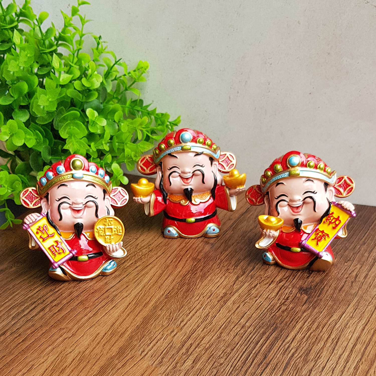 Tượng chibi Thần Tài may mắn 7cm - mẫu hai tay cầm 2 thỏi vàng