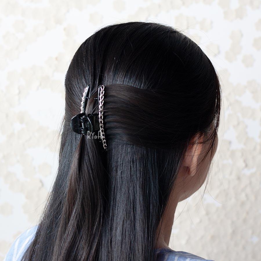 Kẹp tóc dạng gắp dài đính dây xích RYA 71385