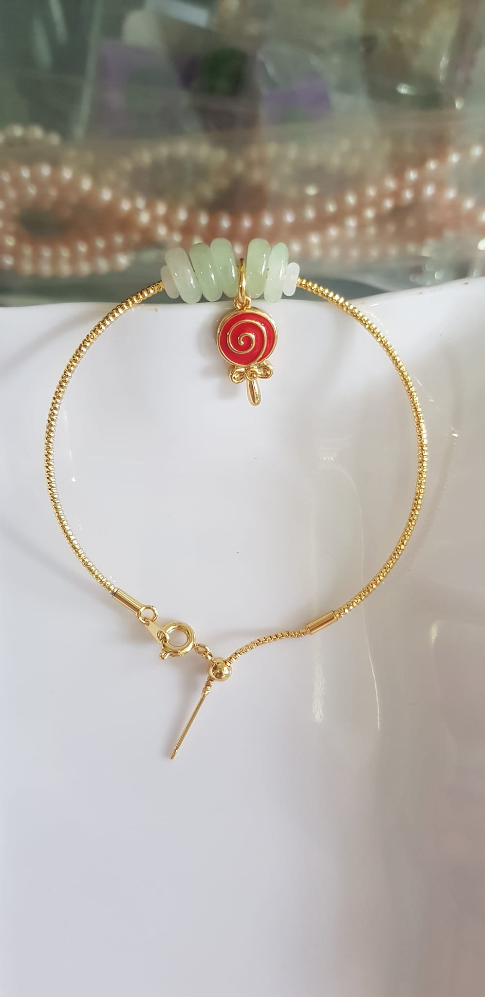 Vòng Tay charm xinh đẹp 5 đồng tiền đá cẩm thạch tự nhiên Đồng tiền Trắng Xanh nhẹ phối charm đỏ kiểu tròn may mắnVòng màu vàng khoen rút xinh Nữ đeo dễ thương ạ
