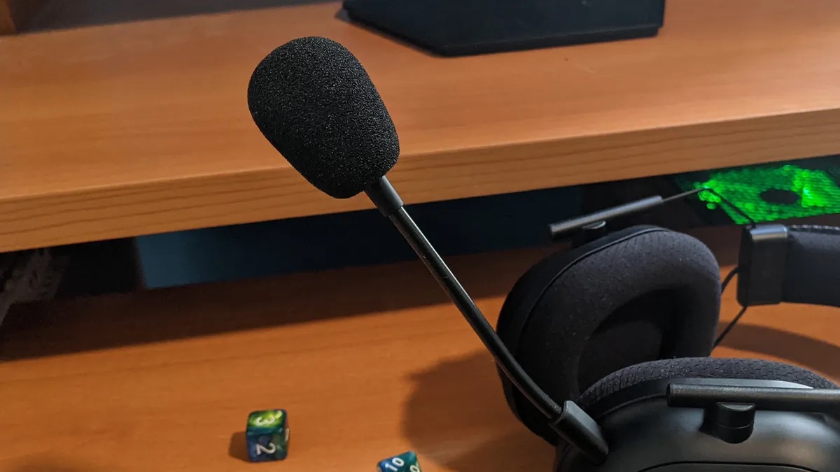 Tai nghe Razer BlackShark V2 Pro