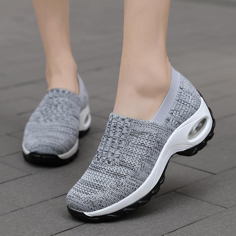 2020 Fashion women soft outdoor running sneakers casual breathable sport shoes