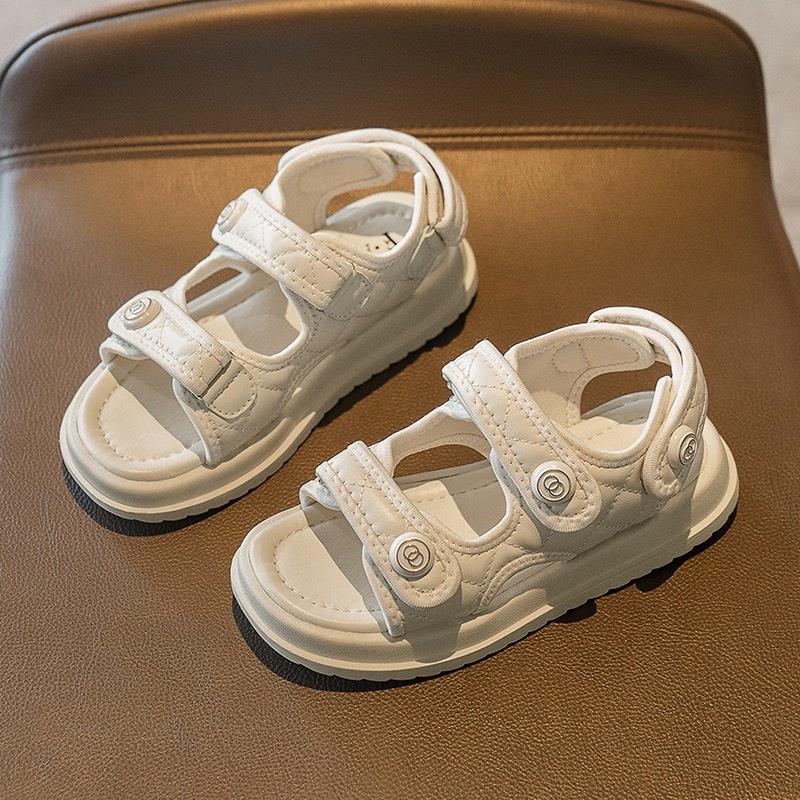 Giày sandal quai ngang đính nút thời trang cho bé G841