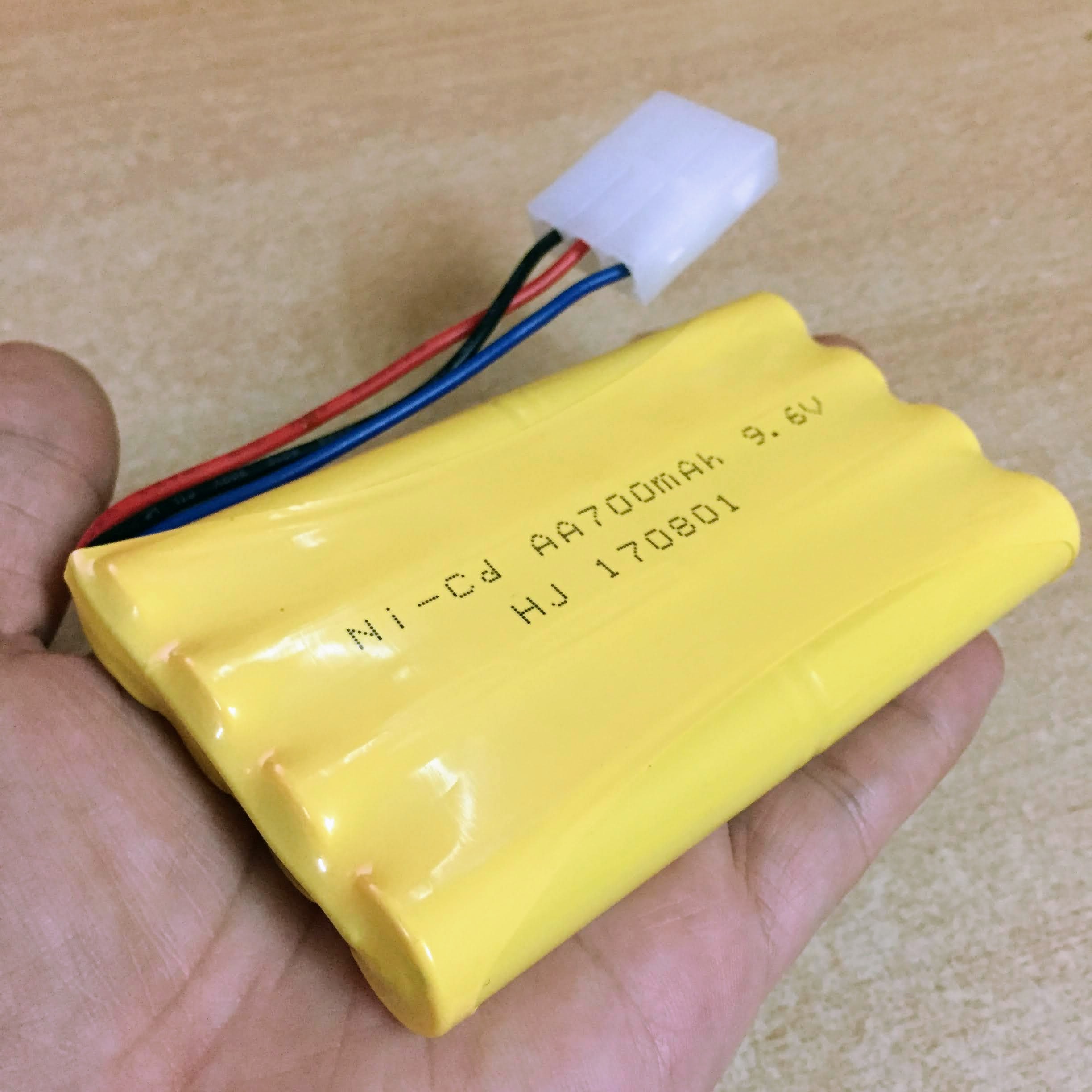 Pin sạc 9.6V dung lượng 700mAh chân cắm Jack Ket 3P