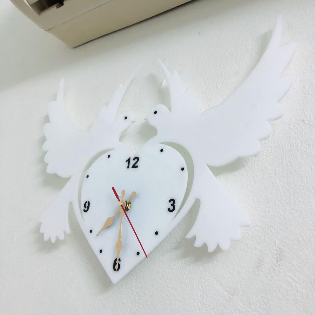Đồng Hồ Treo Tượng Lạ Độc Đáo Dễ Thương