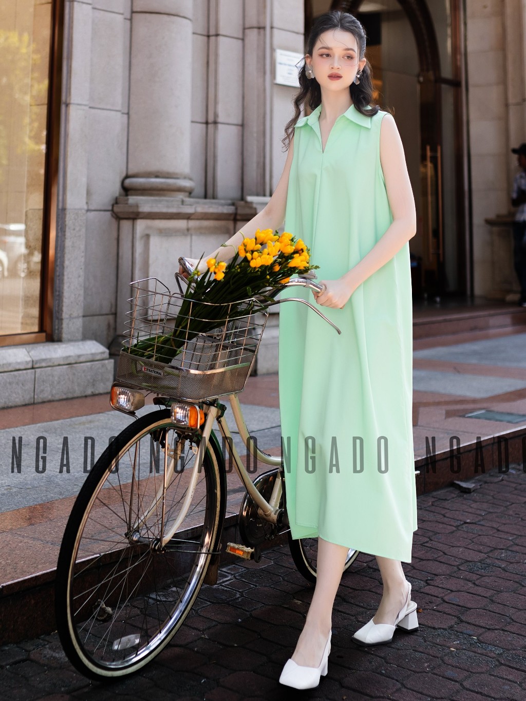 Đầm sơ mi xanh mint sát nách NGADO, đầm suông form rộng