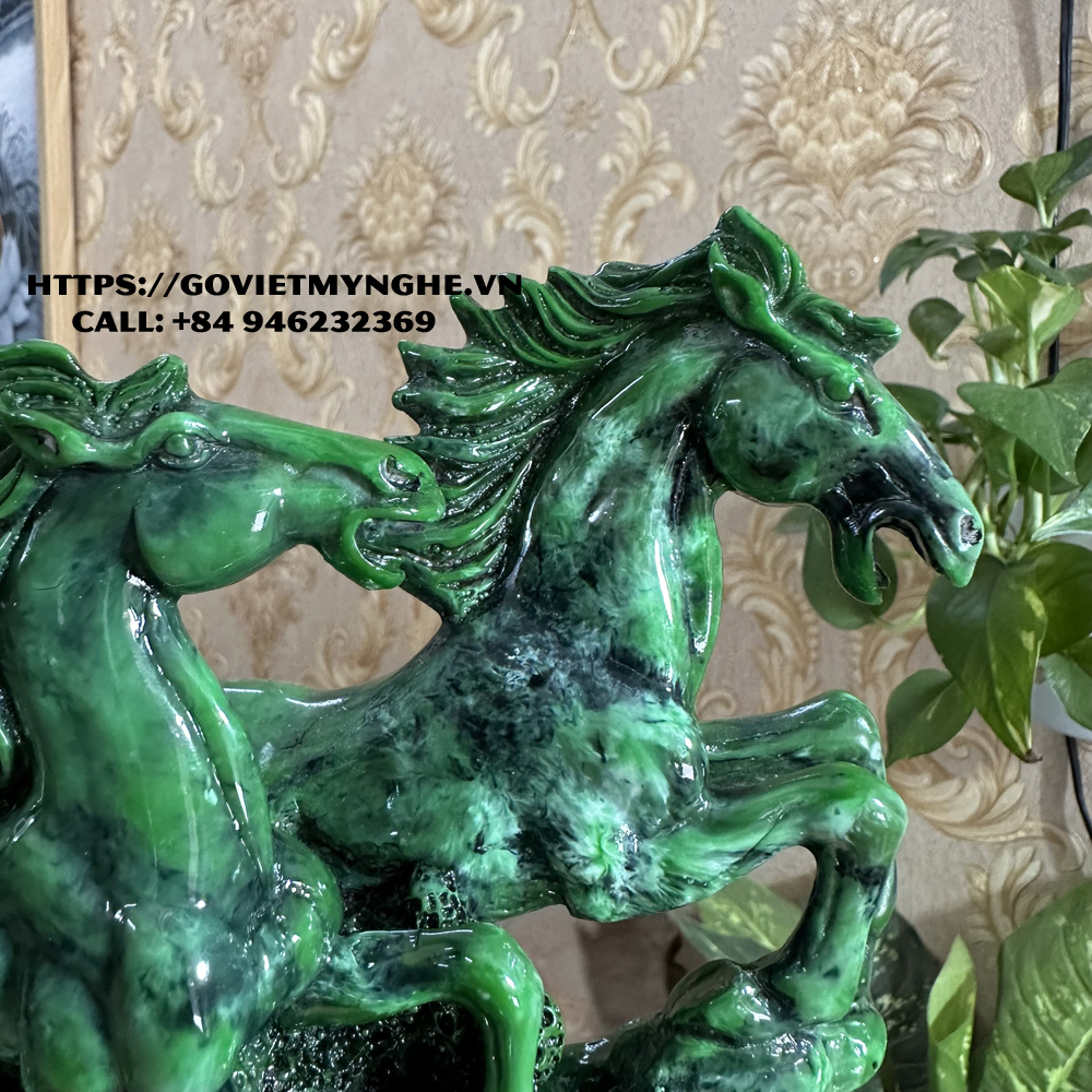 Tượng đá trang trí Ngựa phong thủy - Tượng đá song mã phong thủy để bàn làm việc - Màu xanh lục bích - Dài 20cm
