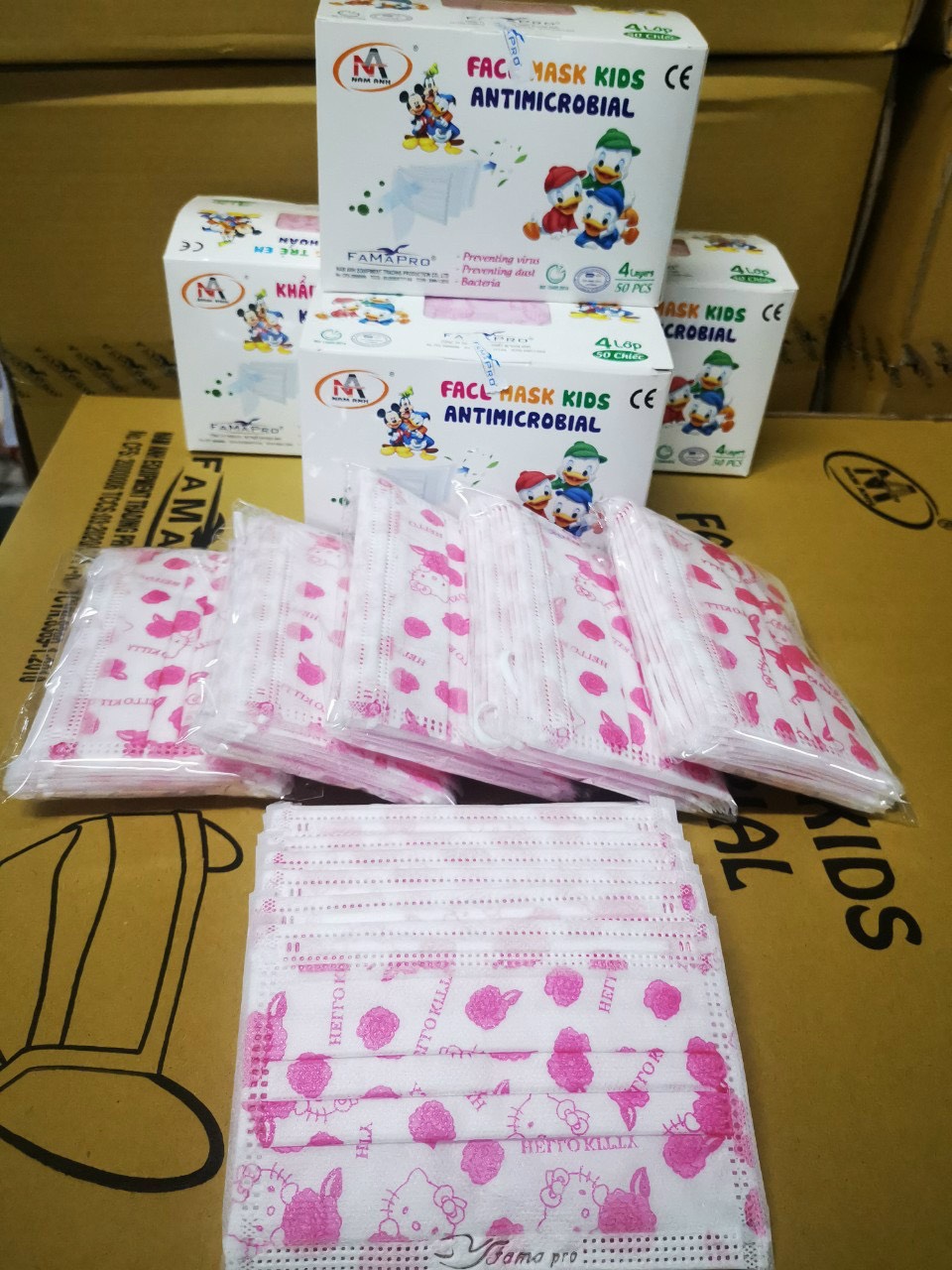 Combo 2 Hộp Khẩu trang trẻ em kháng khuẩn Famapro (Hộp 50 cái - Màu Hồng Kitty)