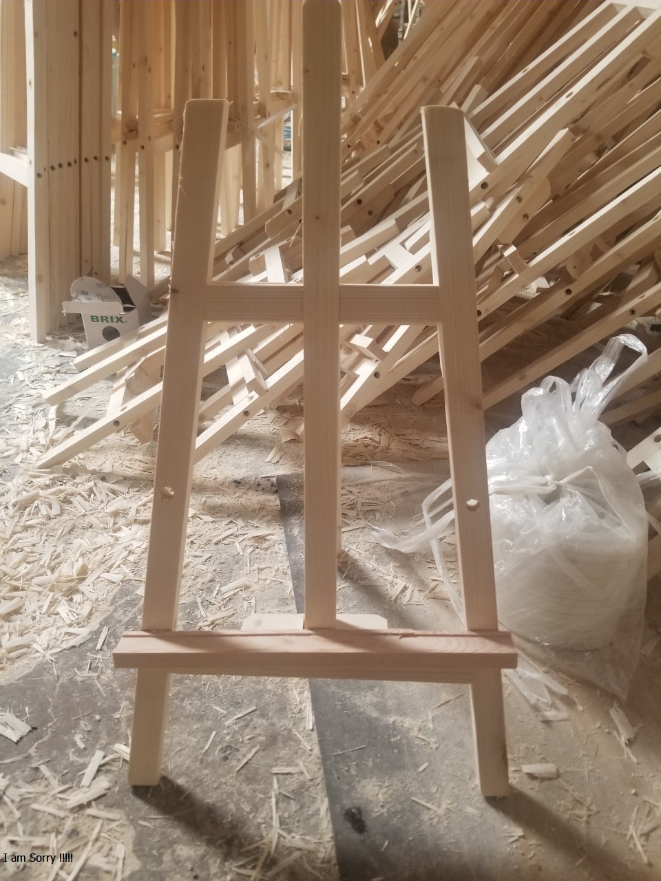 Giá vẽ tranh cao 1,3 mét có tân đưa cao thấp, gỗ thông tự nhiên.