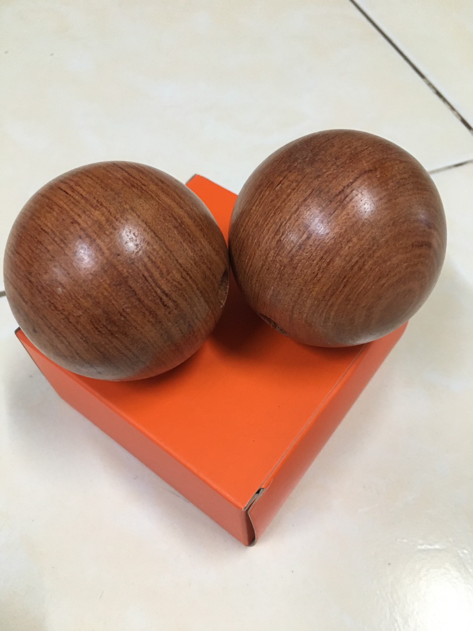 Bi lăn tay hạt gỗ Hương 5cm - Mian .vn