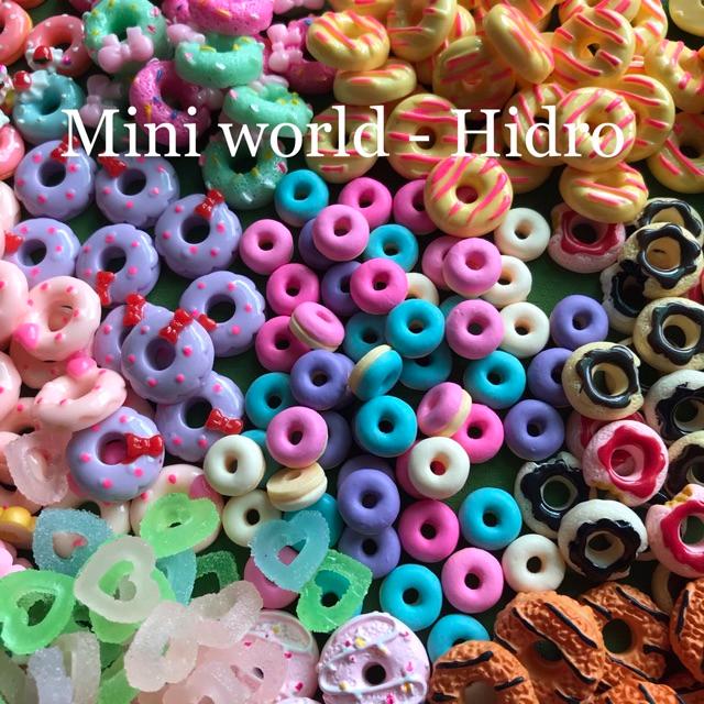 Mô hình bánh ngọt donut mini trang trí nhà búp bê Trang trí ốp điện thoại. Phụ kiện móc khoá.