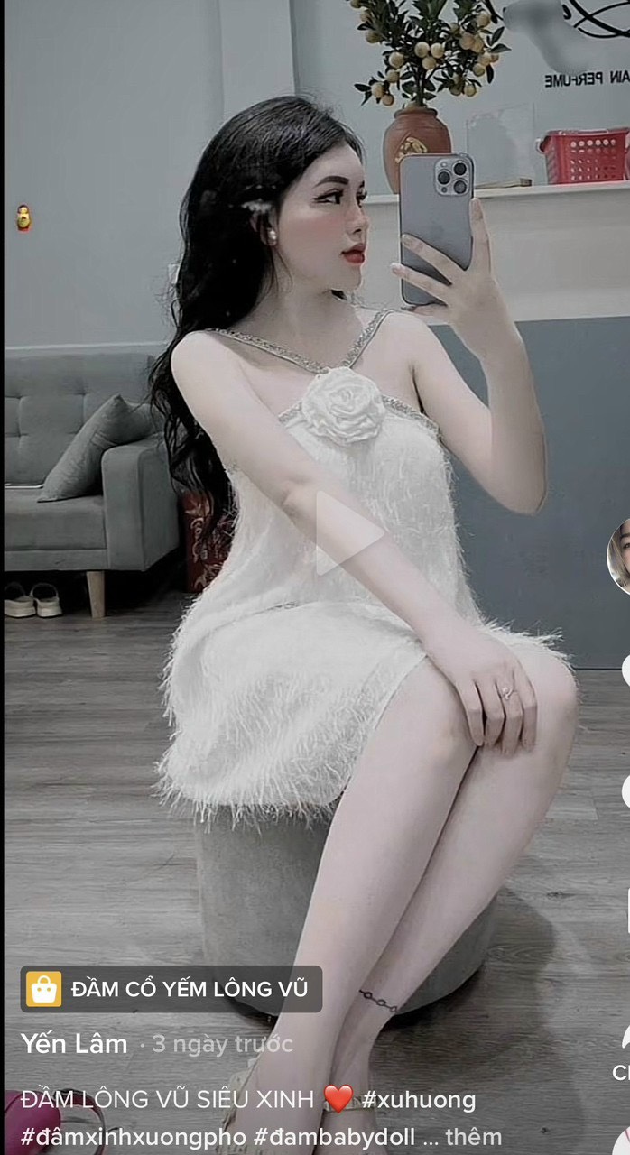 ĐẦM LÔNG VŨ PHỐI DÂY KIM TUYẾN CUỐN BÔNG CỔ 2 MÀU Y HÌNH