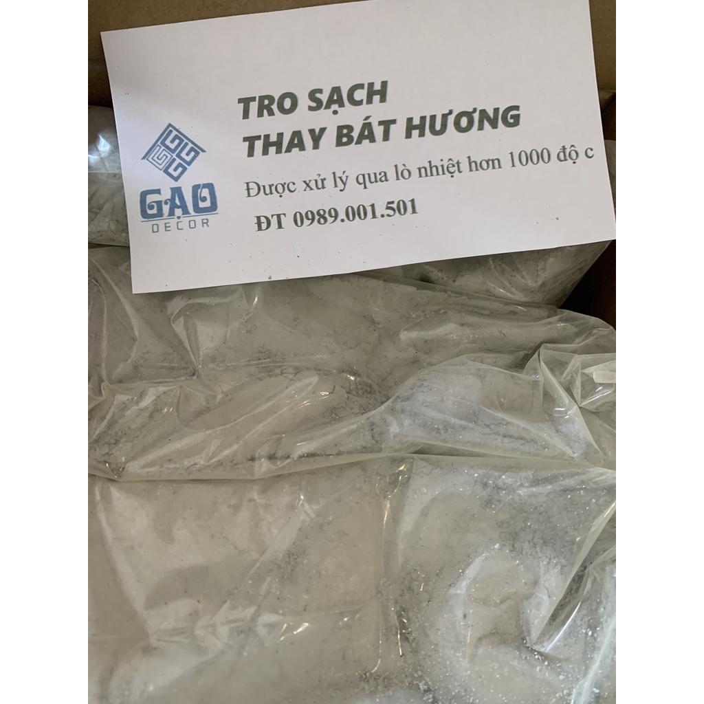 Tro sạch bốc bát hương, tro thay bát hương