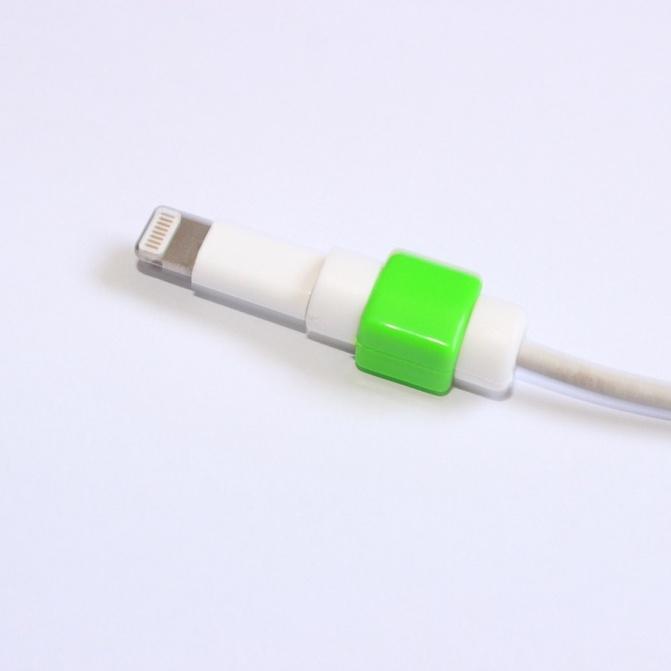 Bộ 2 nút chống gãy dây sạc iPhone, iPad, Macbook (Màu ngẫu nhiên)