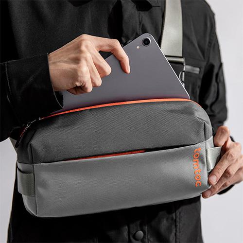 TÚI ĐEO CHÉO TOMTOC (USA) LIGHTWEIGHT SLING BAG GRAY chống nước với độ bền cao - hàng chính hãng