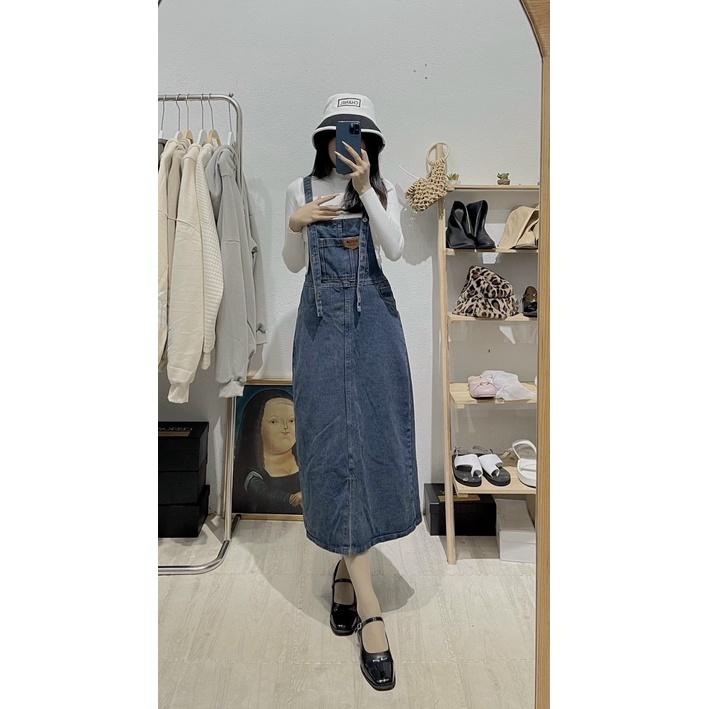 Váy Yếm Jeans Nữ Logo Ngực Xẻ Tà Túi Trước