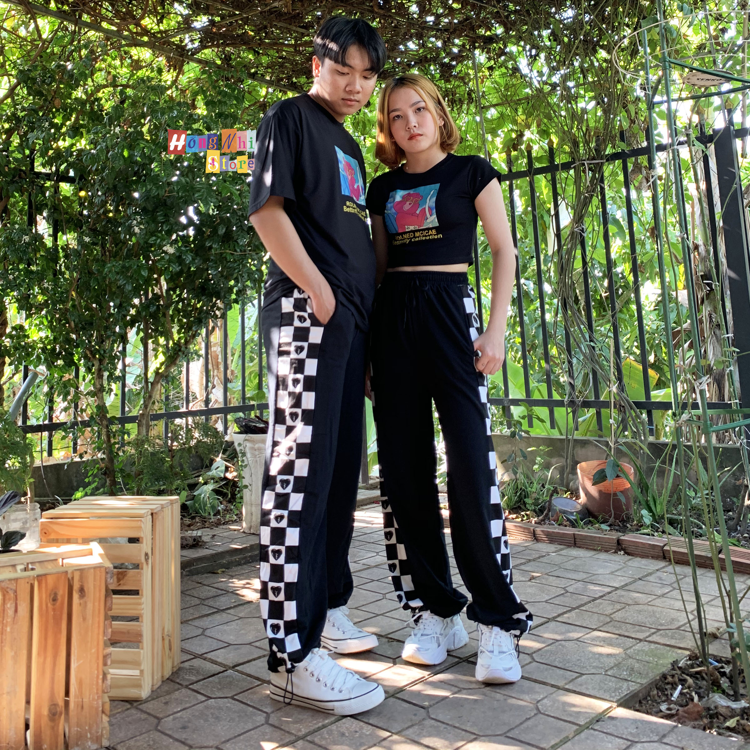 Quần Jogger Line Trái Tim Ulzzang Unisex Jogger Phối Sọc In Hình Dây Rút Lai Ống Rộng - MM