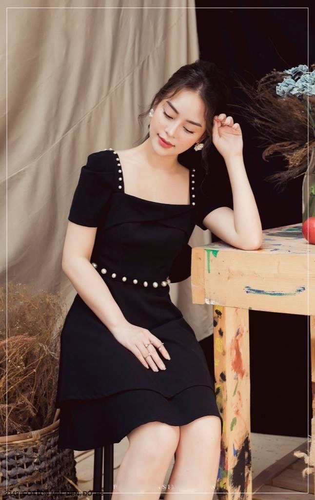 ĐẦM CỔ VUÔNG TAY NGẮN KẾT CƯỜM EO VÀO VÒNG VAI