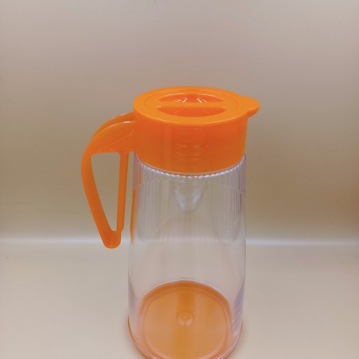 Bình đựng nước nhựa có tay cầm 1600ml tặng kèm 4 cốc xinh xắn