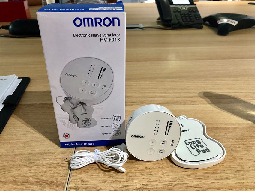 Máy mát xa xung điện Omron HV-F013 Phù Hợp Cho Nhân Viên Văn Phòng