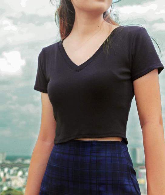 Áo croptop thun gân cổ tim ôm Dalla