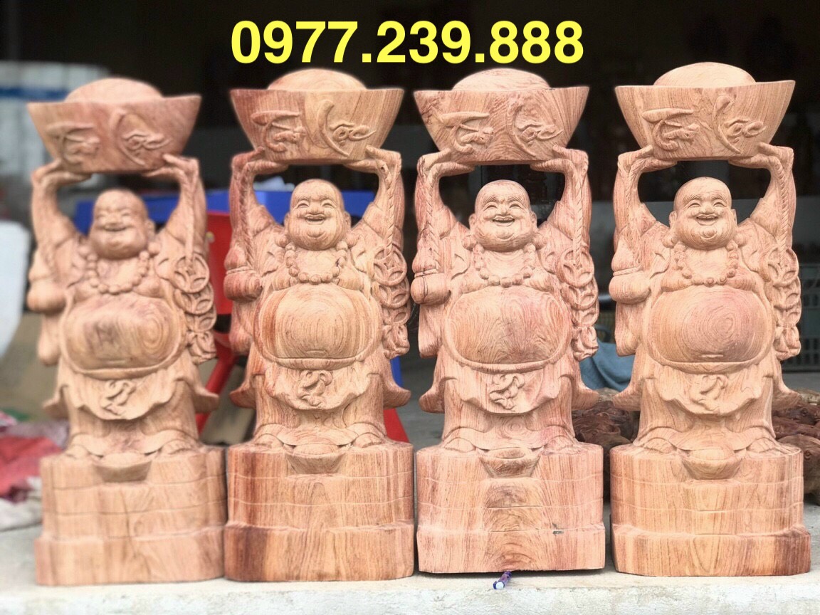Tượng di lặc dâng vàng gỗ hương 20cm