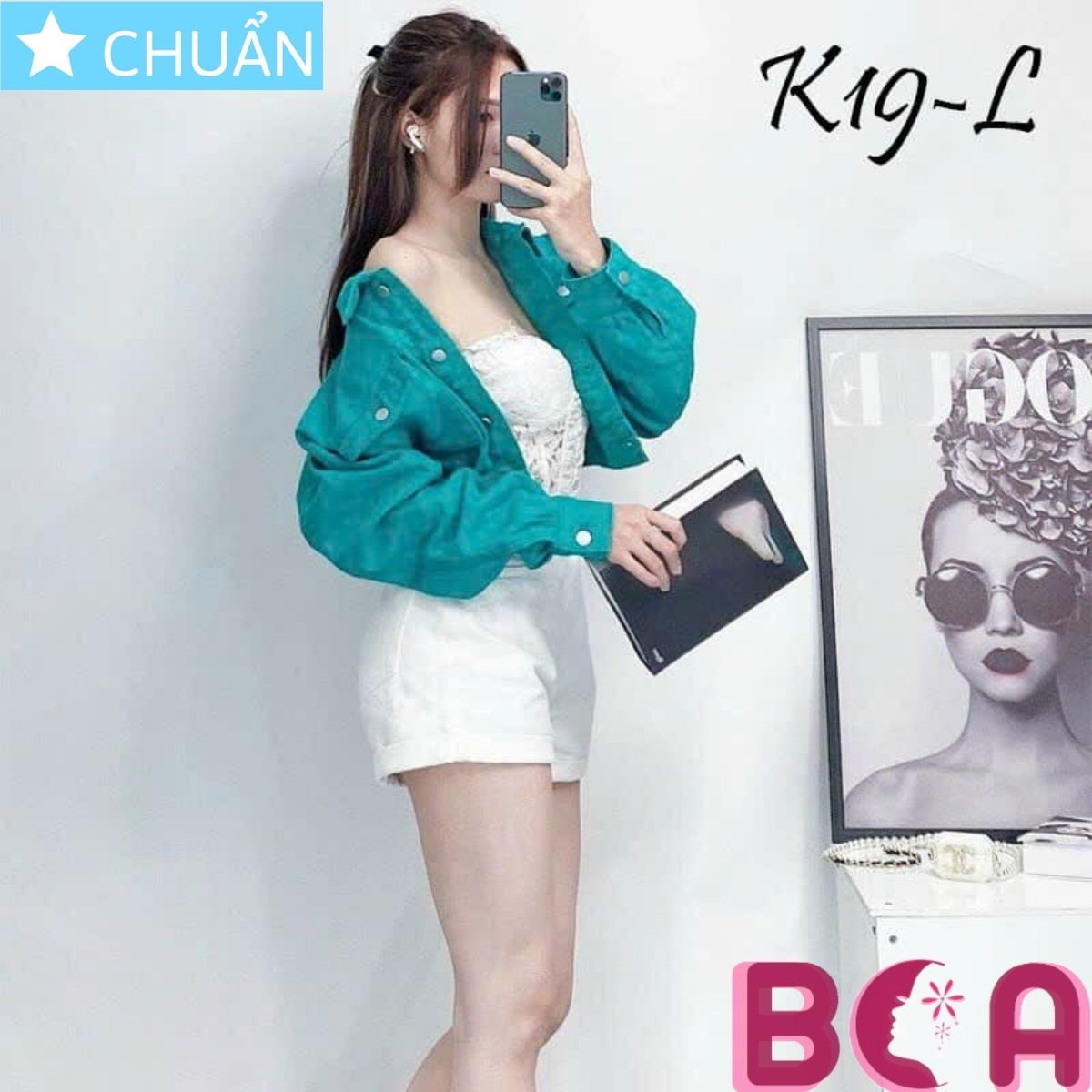 Áo khoác Jeans nữ K19 ROSATA tại BCASHOP màu xanh lục phong cách cá tính và thời trang, rất độc đáo và nổi bât