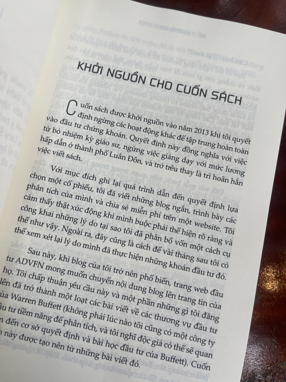 TRIẾT LÝ ĐẦU TƯ CỦA WARREN BUFFETT - Glen Arnold (tác giả bán chạy số 1 với The financial guide to investing) – 1980books – bìa mềm