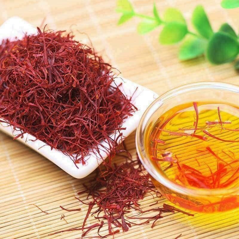 Combo Saffron Salam Gazelle (1g) + Saffron Badiee (1g) - Tặng 1 Hộp Hoa Hồng Và 1 Bình Nước