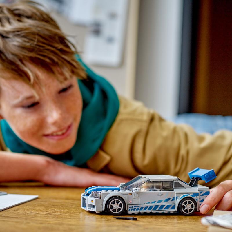 Đồ Chơi Lắp Ráp LEGO Speed Champion Siêu Xe Nissan Skylight 76917