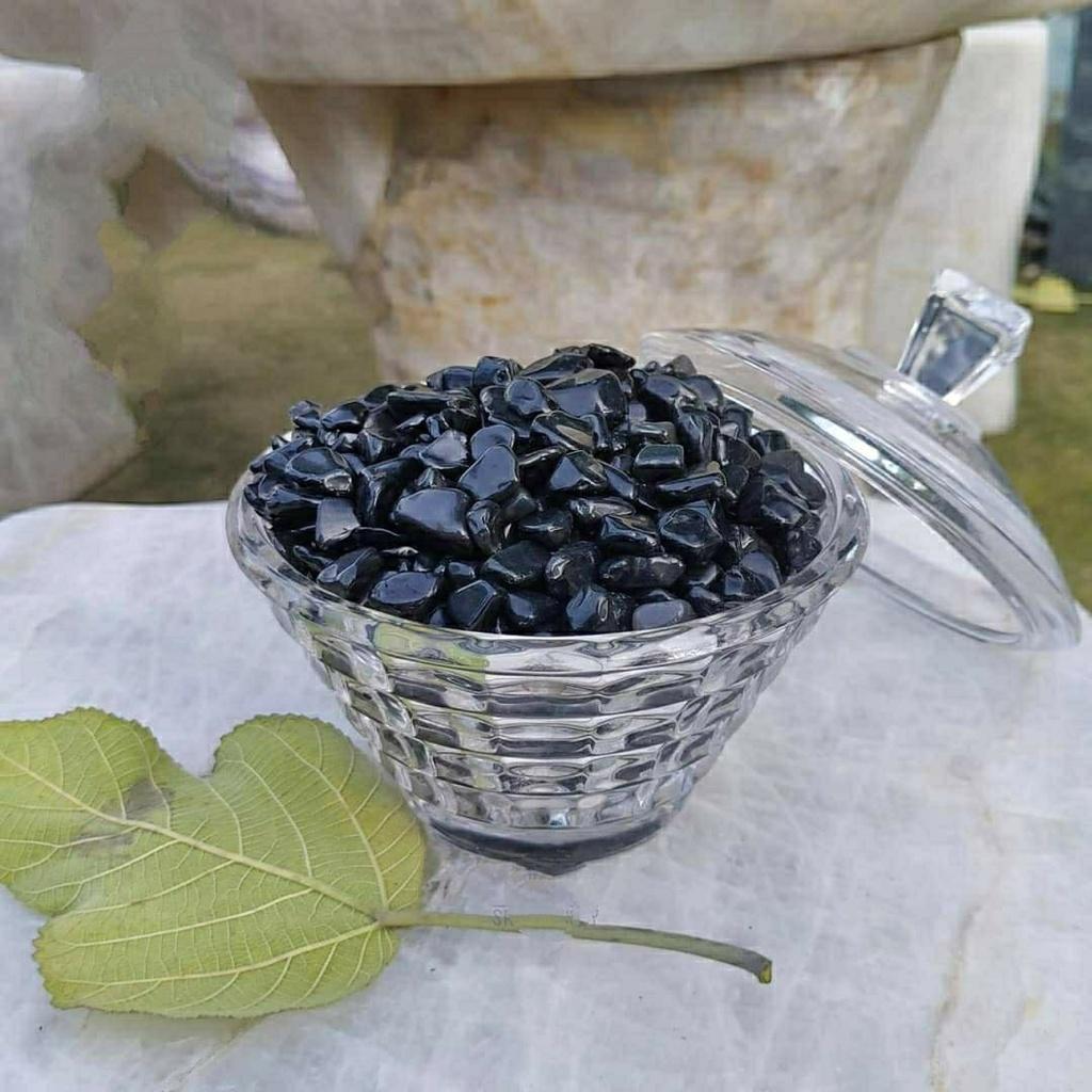 1 viên đá thanh tẩy,viên bóng