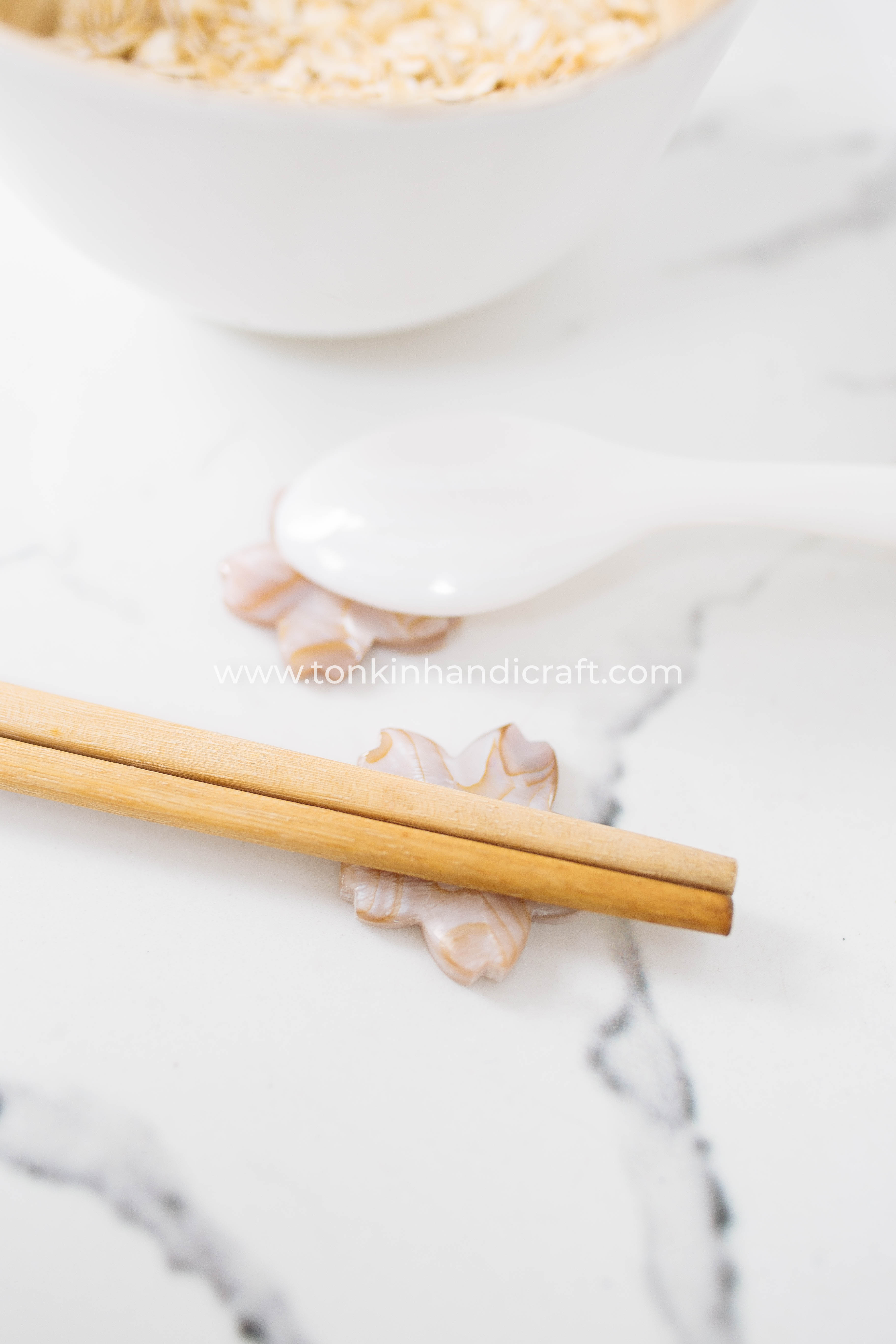 Gác Đũa, Kê Đũa Trai Trắng Hình Hoa Mai Tinh Tế, Gác Đũa Trang Trí Decor Phong Cách Châu Á | Cappiano Home