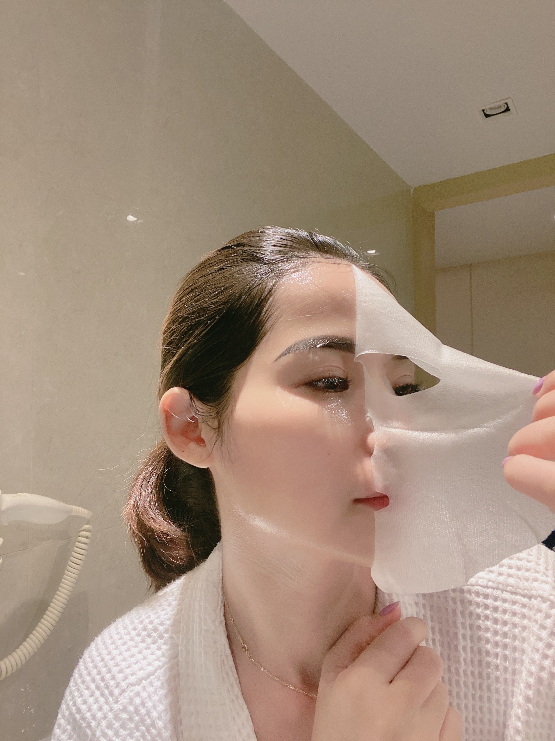 Mặt nạ trắng da hồng vạn cánh Weilaiya - Weilaiya Rose Essence Whitening Anti-aging Facial Mask - 1 miếng