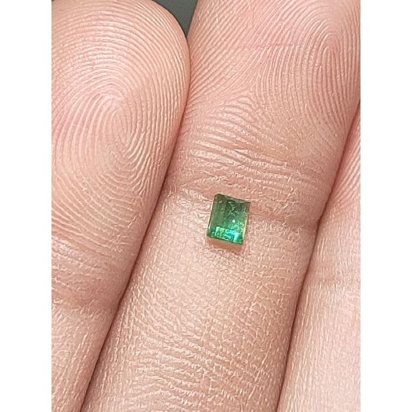 020 (6) L Hạt EMERALD LỤC BẢO yên bái (THIÊN NHIÊN)