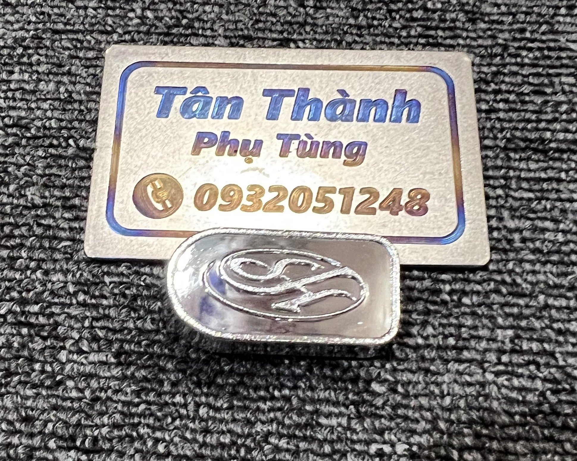 Nút chụp chân kính dành cho SH Mo đời cũ- nhựa xi
