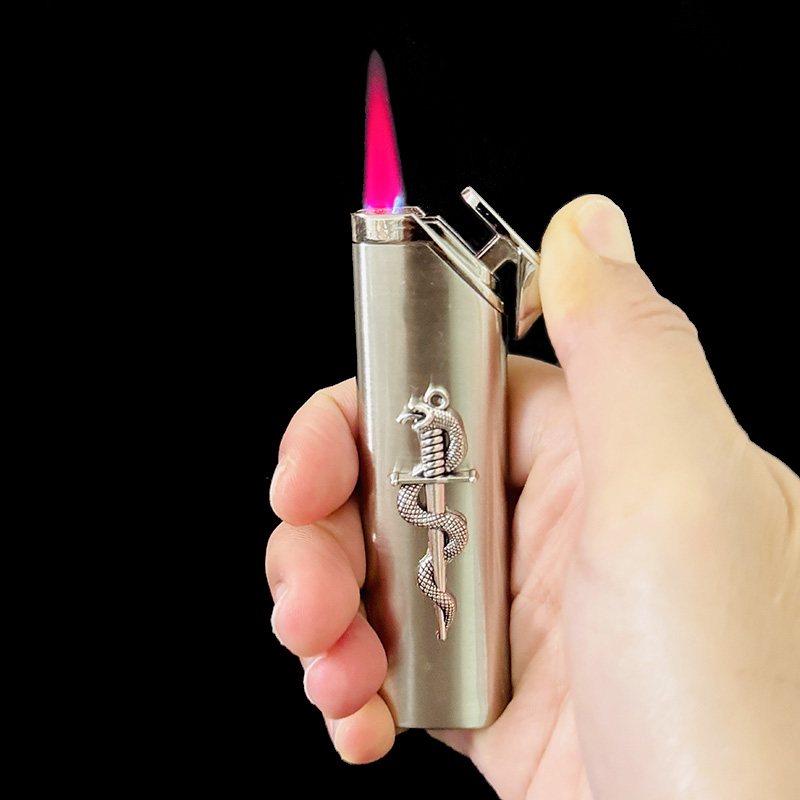 Bật Lửa Khè Bóng Trơn Đính Charm Hình Rắn - Xài Gas