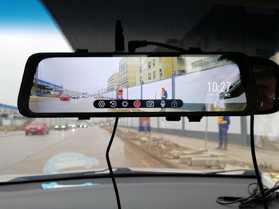 Camera hành trình gắn gương D10, cảnh báo va chạm, màn hình full HD