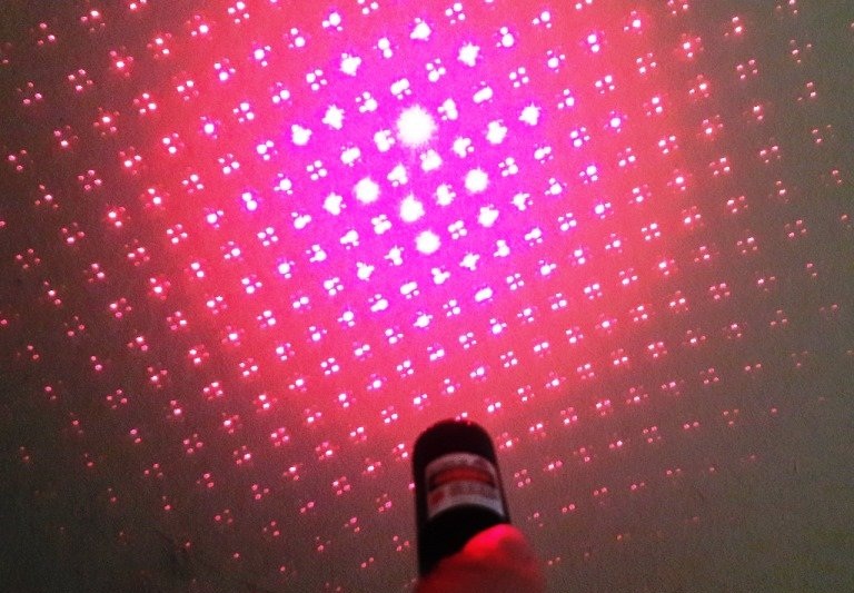 Đèn pin chiếu tia laser 303 - Hàng chính hãng