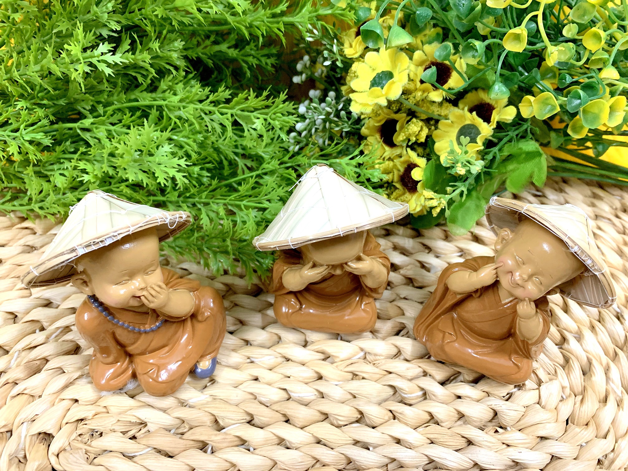 Chú tiểu Hoan Hỉ Tài Lộc Đội Nón Lá Việt Nam