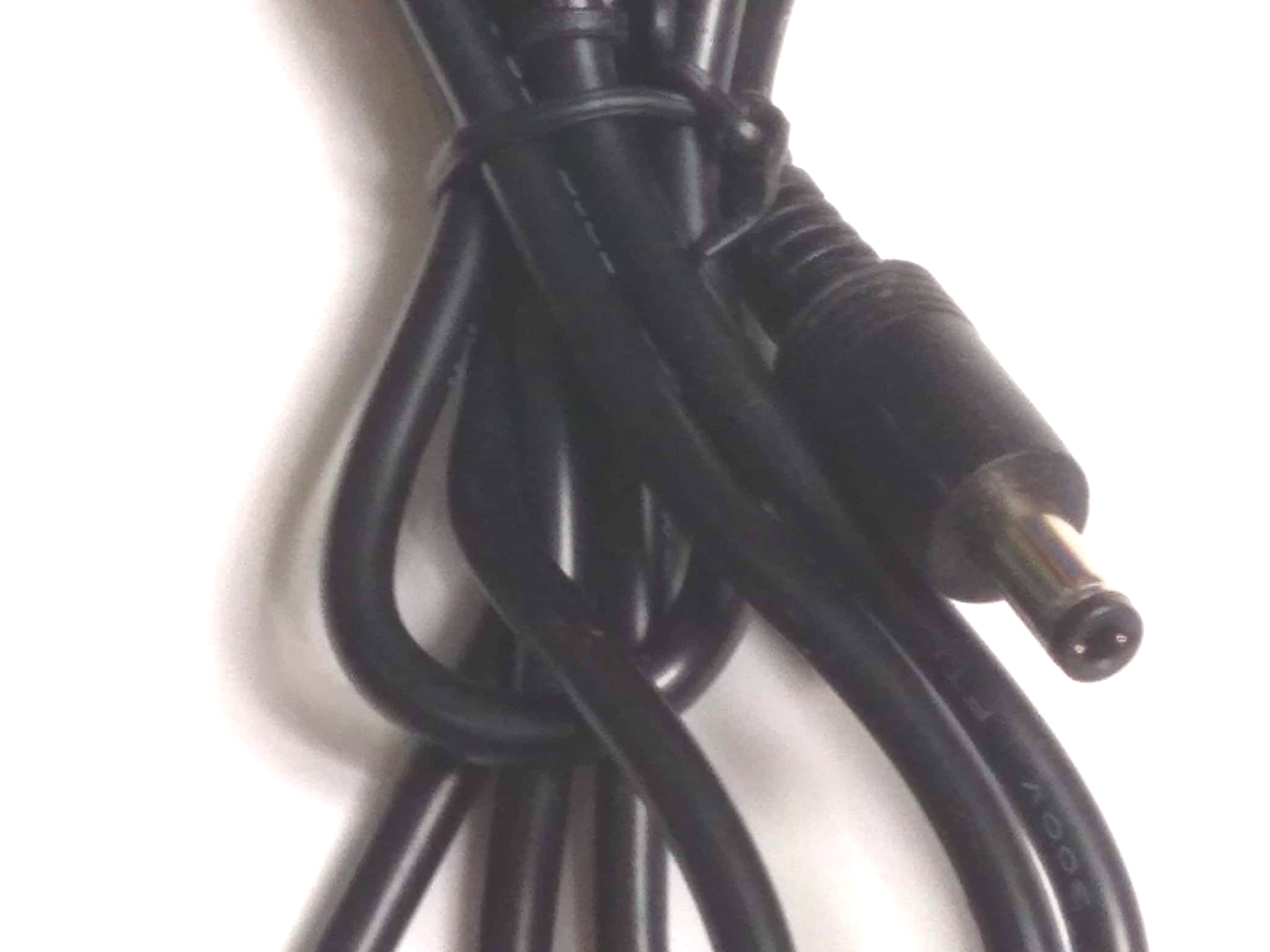 Adapter biến thế đổi nguồn từ 220v xuống 12v 6A 5.5x2.5mm