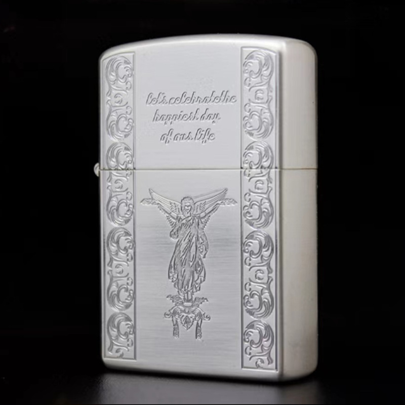 Hột Quẹt Bật Lửa Xăng Đá Chief CF1212Y Khắc Họa Hình Ảnh Thiên Thần Đẹp Độc Lạ Nắp Kín Giữ Xăng Tốt