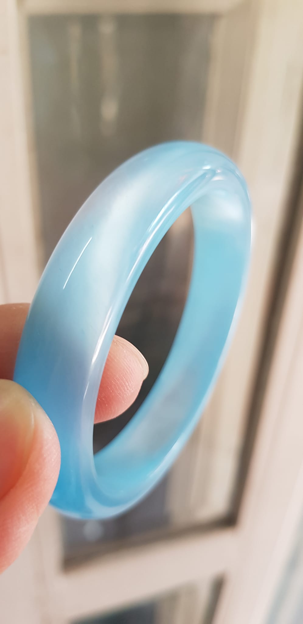 Vòng tay nữ đá mắt mèo Xanh dương nhẹ bản hẹ mới Ni 53mm x cao 12mm x dầy 6,5mm Nữ 49kg - 54kg đeo Vòng màu xanh dương nhẹ xinh tươi đẹp rẻ lắm chuẩn hợp nữ mệnh thuỷ mệnh mộc ạ