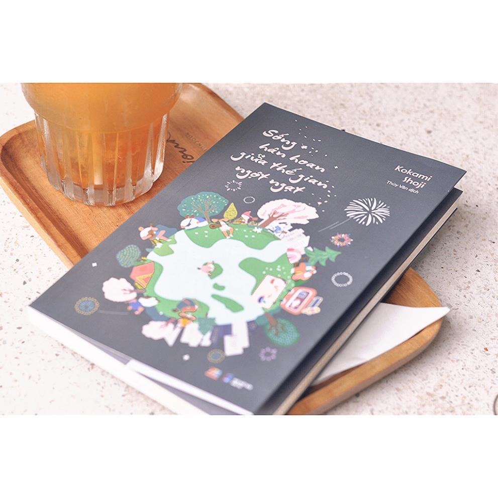 Sách Sống Hân Hoan Giữa Thế Gian Ngột Ngạt - Bản Quyền