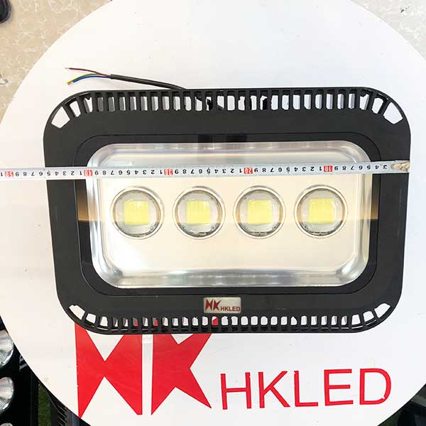 Đèn pha LED ngoài trời HKLED viền mắt lồi 200W