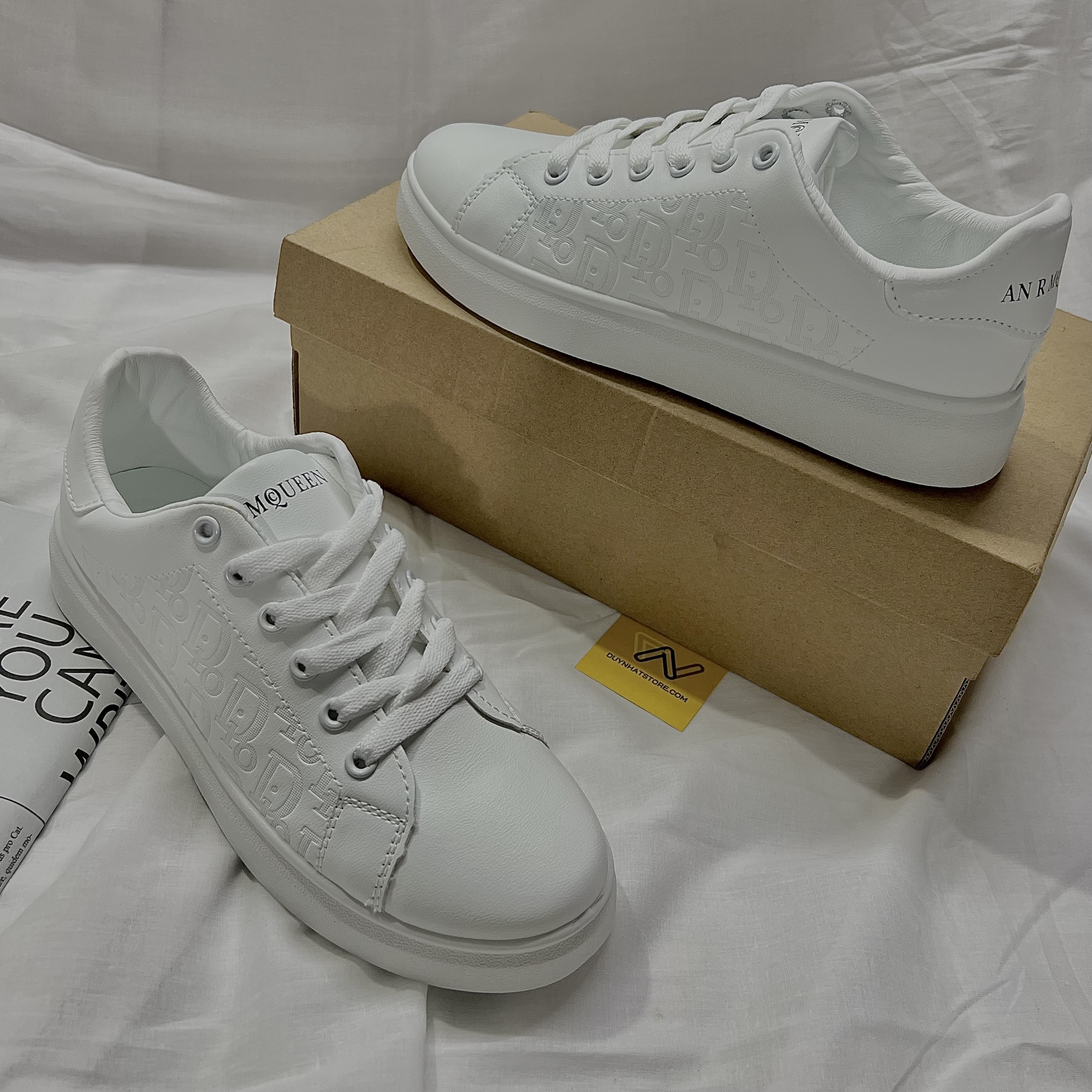 Giày Thể Thao Nữ Màu Trắng Phối Chữ Full Trắng Duy Nhật Store Xinh Sang Bonsai Uzzang Đẹp Cao 2cm Êm Sneaker Bata Trendy