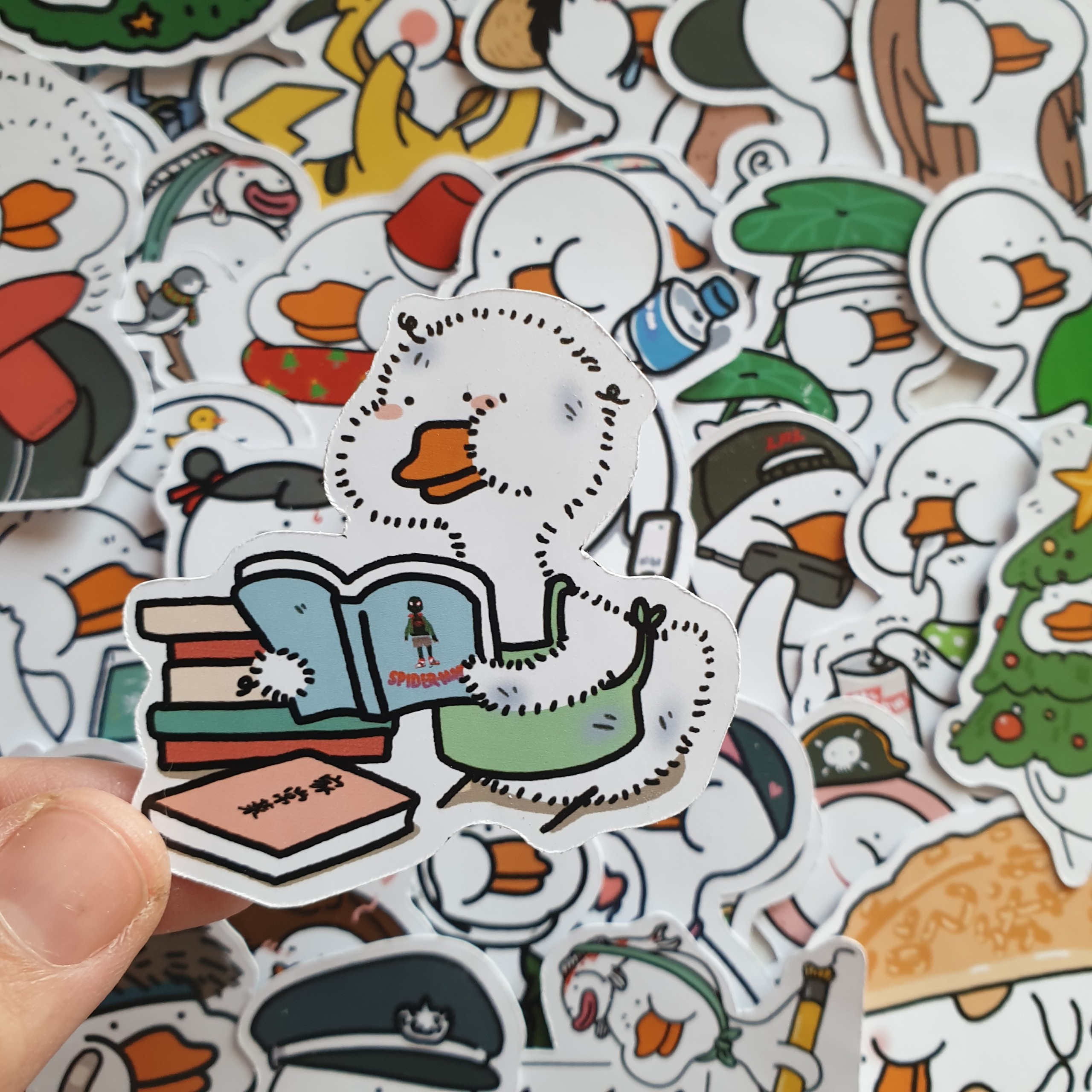 Sticker hình dán vịt troll  dễ thương cute, pastel trang trí mũ bảo hiểm, dán Laptop, journal, sổ tay