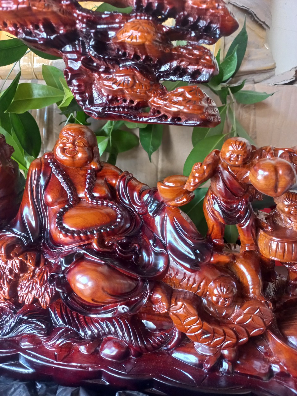 TƯỢNG PHẬT DI LẶC TAM PHÚC GỖ HƯƠNG ĐÁ SƠN PU GIẢ CỔ KT 45×30×15CM