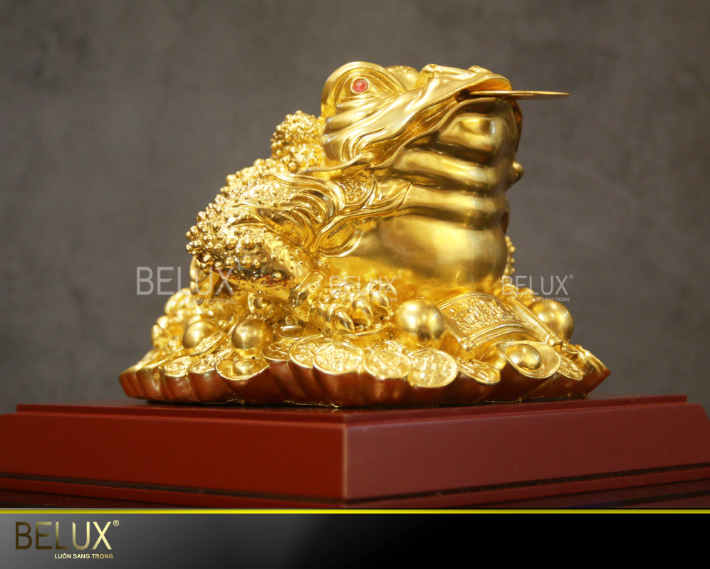 Tượng Cóc thiềm thừ bằng đồng dát vàng 9999