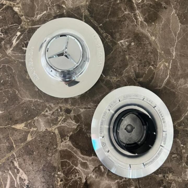 Logo chụp mâm, ốp lazang bánh xe ô tô Maybach A222-400