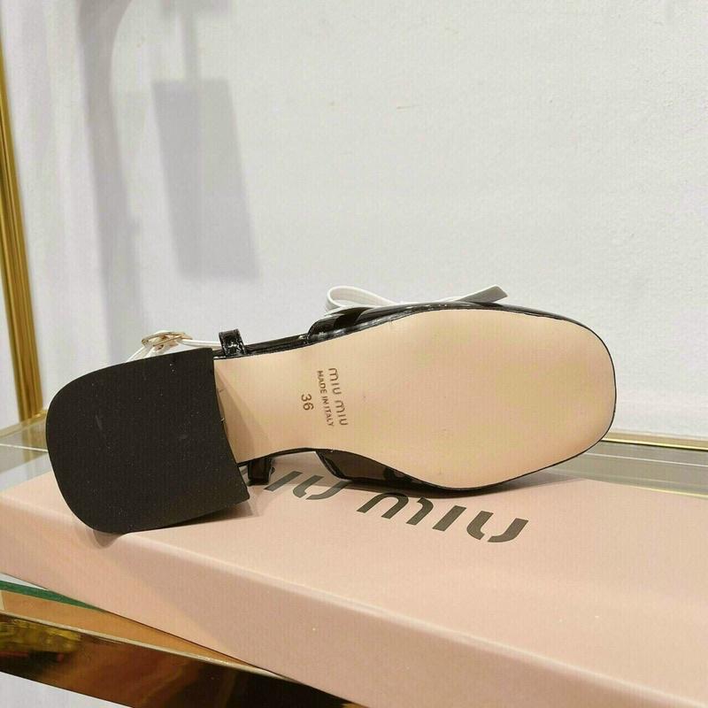 Giày Sục Đế Cao 3 Phân Dây Quai Nơ Có 2 Màu Đen-Trắng Chất Da Bóng Đủ Sz Full Box Hàng QCCC