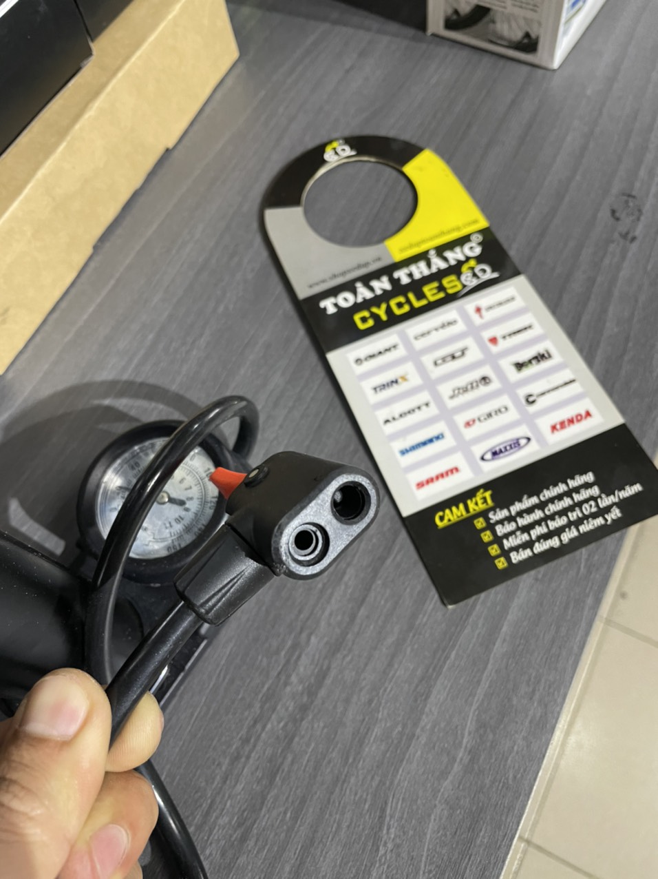 Bơm chân xe đạp F02